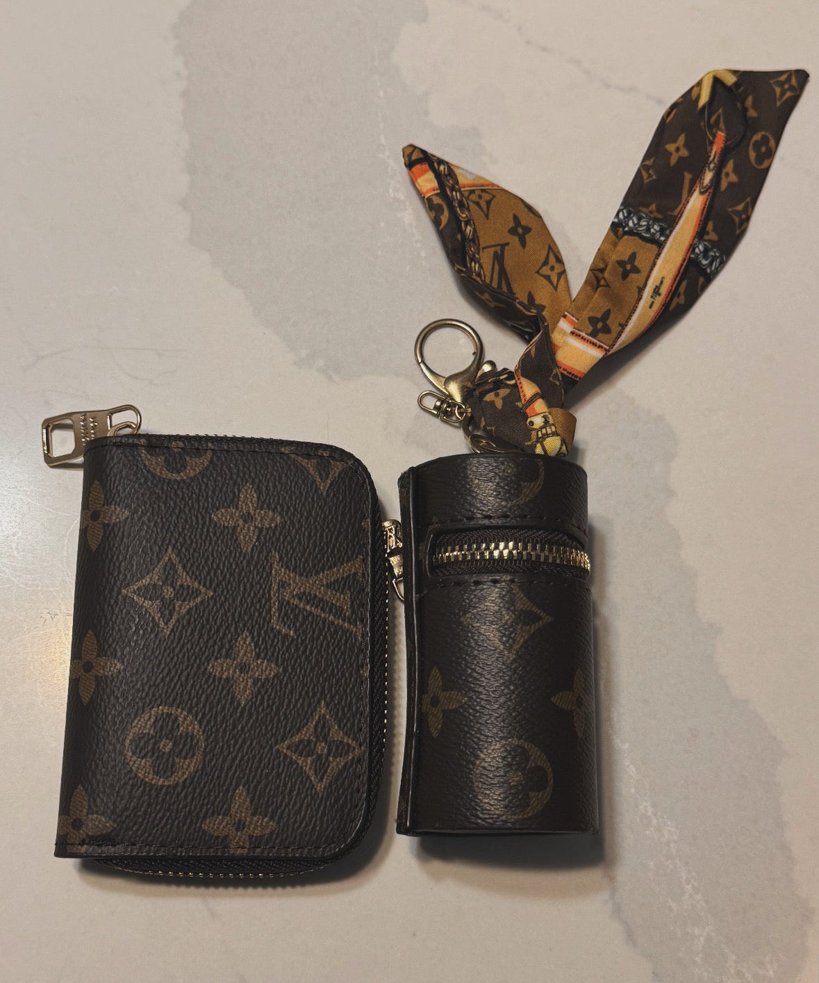 Bolsa inspirada por Louis Vuitton
