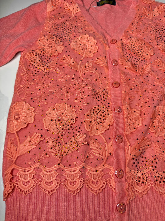 Cardigan bordado con detalles florales