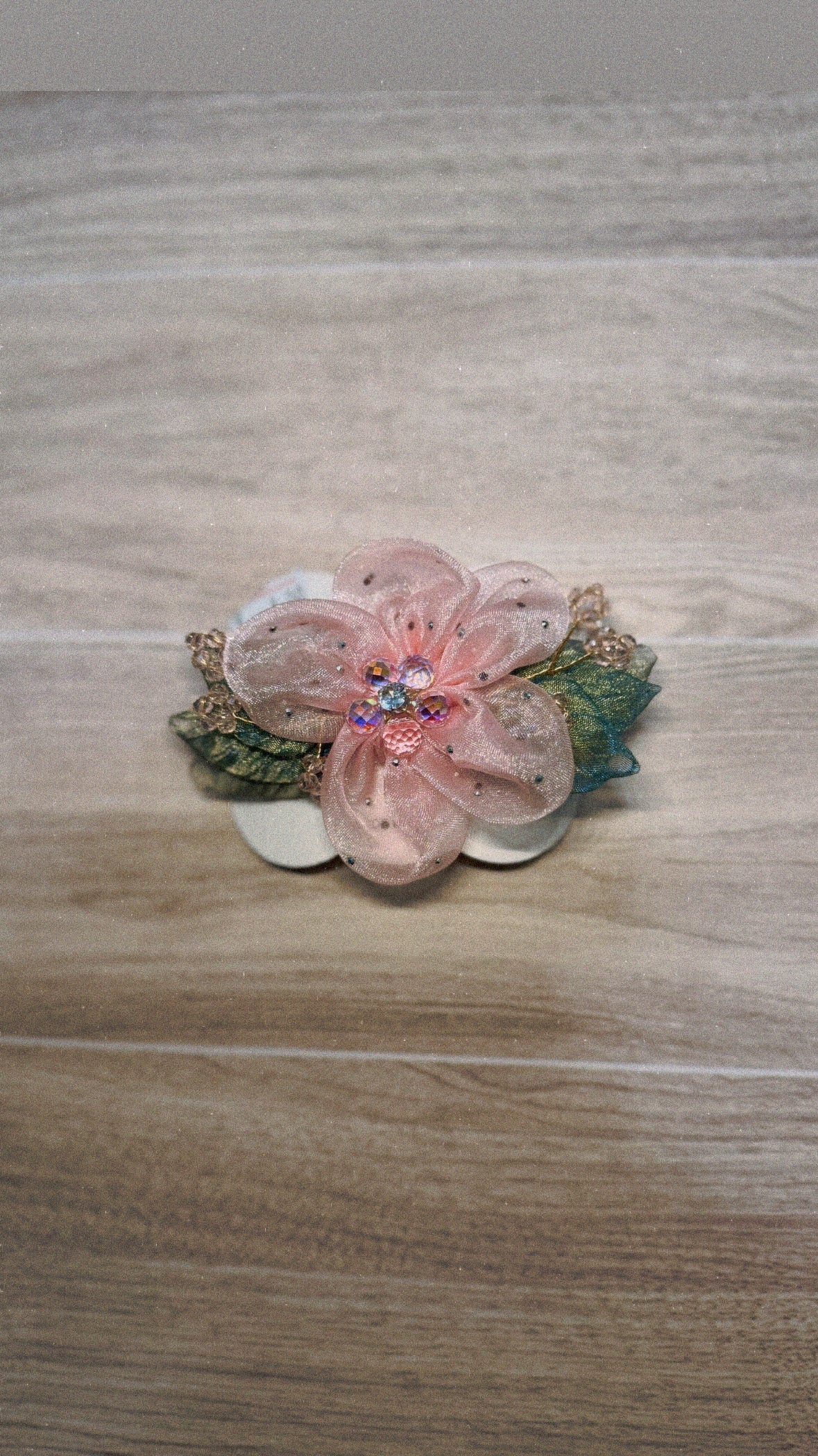 Accesorio Floral Encantado para el Cabello/Enchanted Floral Hair Accessory