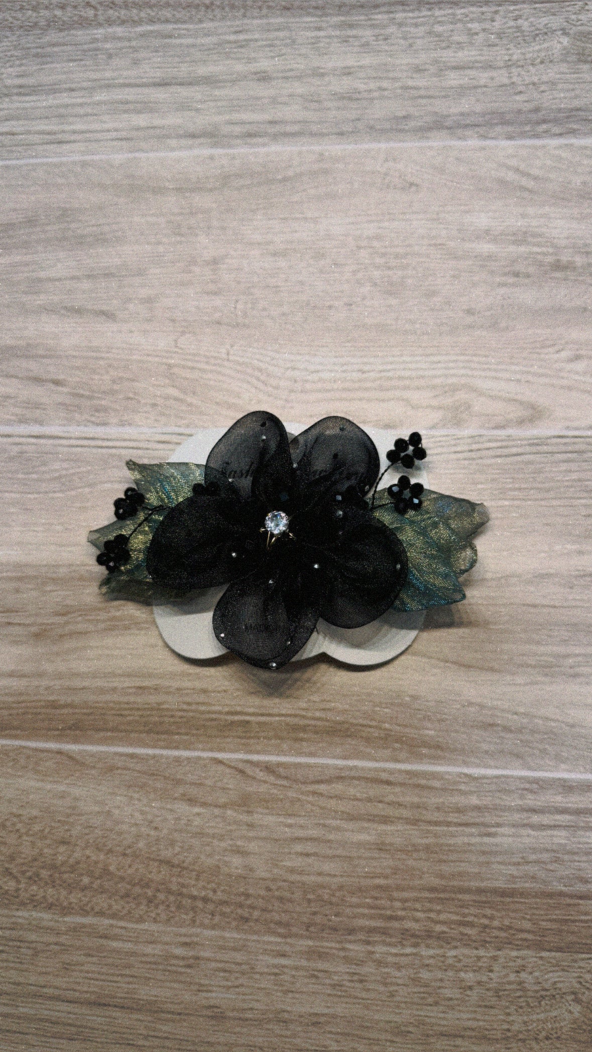 Accesorio Floral Encantado para el Cabello/Enchanted Floral Hair Accessory