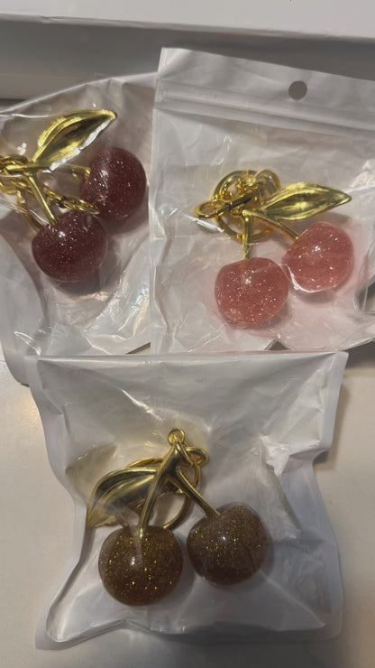 llaveros de cerezas